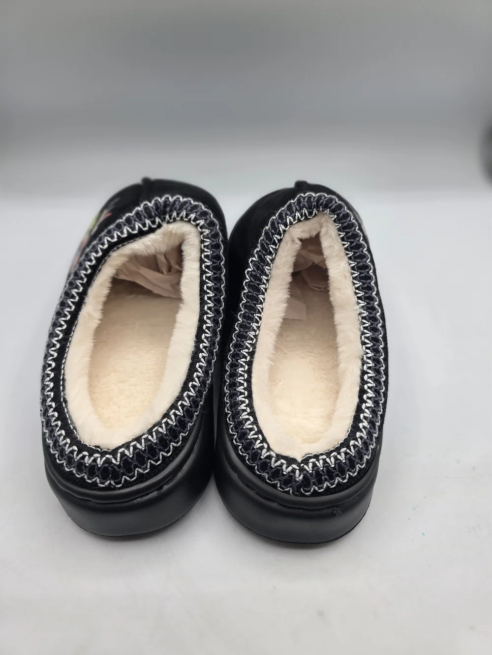 Disney Mickey & Minnie Black Slippers Size 36-37.